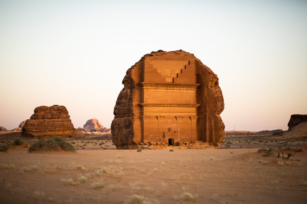 AIUla: LO SPAZIO SENZA MISURA IN ARABIA SAUDITA